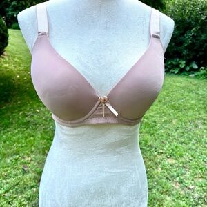 NWT Mamia bra36DD. 124A